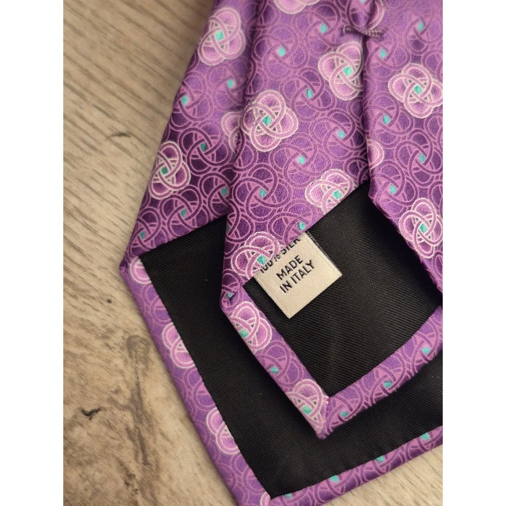 Valentino Recent Italy Mens Silk Necktie Purple Geometric Interlocking Pattern